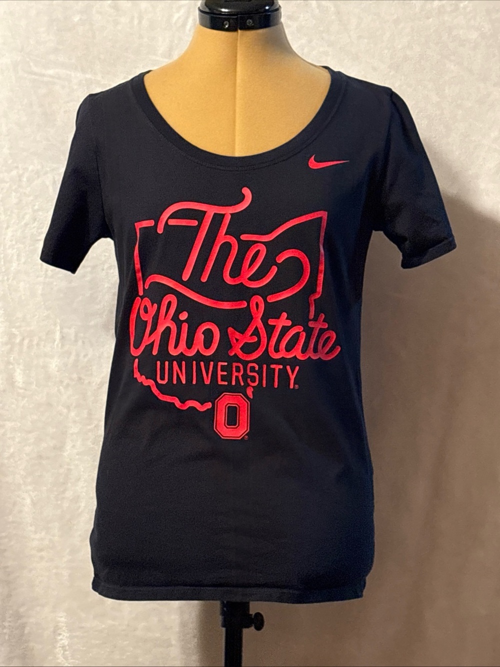 Nike Short Sleeve Tee with Red Ohio State Graphic